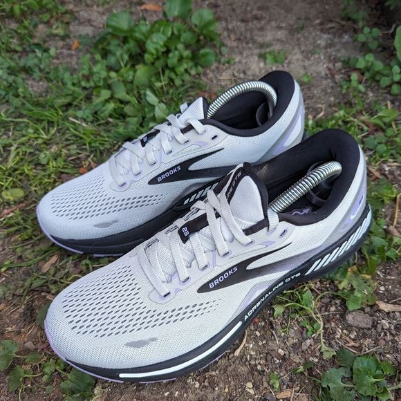 Brooks Shoes - BROOKS ADRENALINE GTS 23 - Women's Athletic Shoes - SIZE 9.5B
